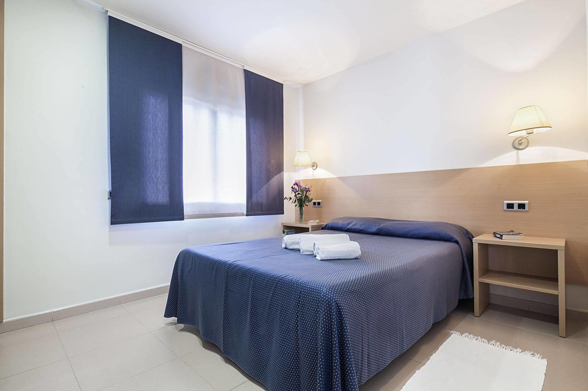 Apartamentos Porta Coeli Castelldefels Kültér fotó