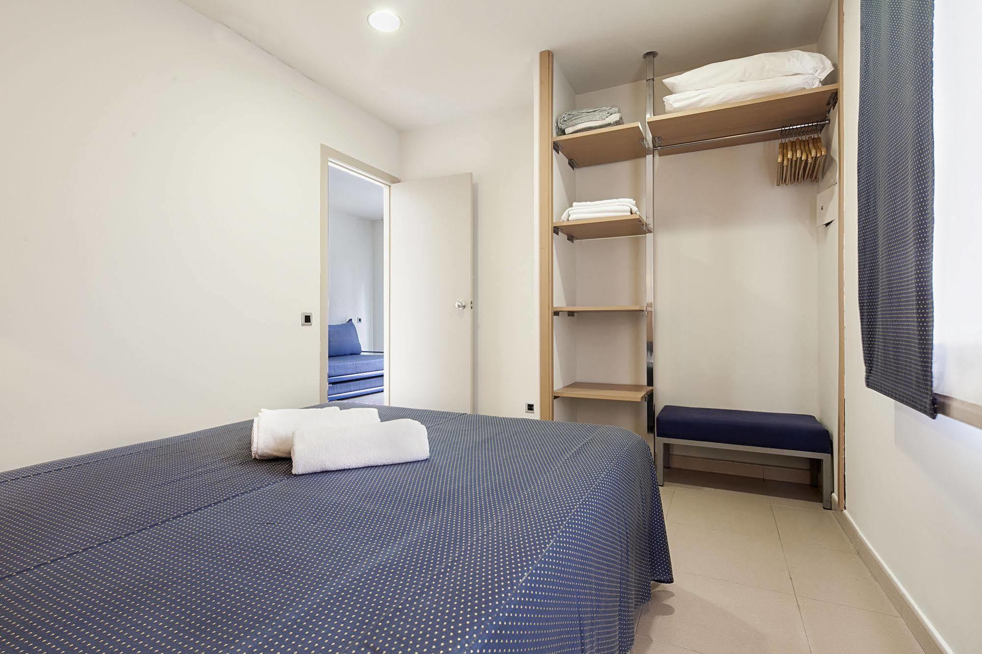 Apartamentos Porta Coeli Castelldefels Kültér fotó