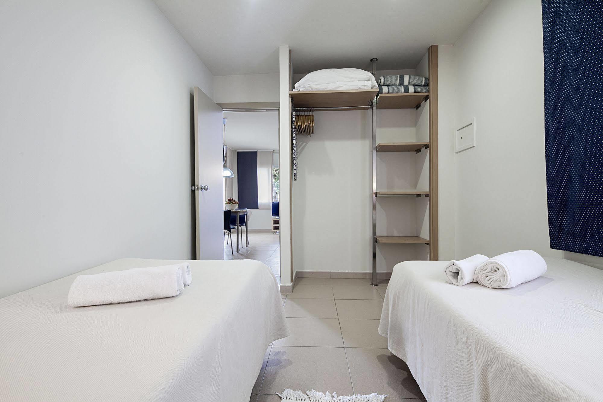 Apartamentos Porta Coeli Castelldefels Kültér fotó