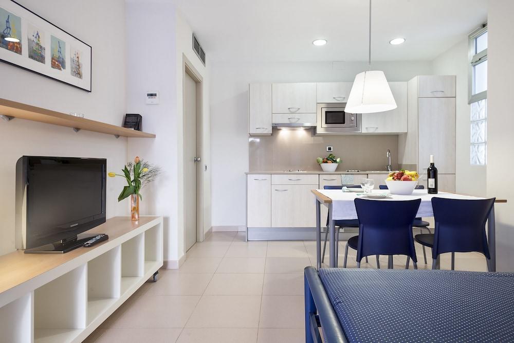 Apartamentos Porta Coeli Castelldefels Kültér fotó